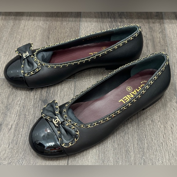 $1.5K 2024 CHANEL CC LOGO BOW BLACK LEATHER GOLD CHAIN BALLET FLATS SIZE 37.5 - Picture 4 of 16